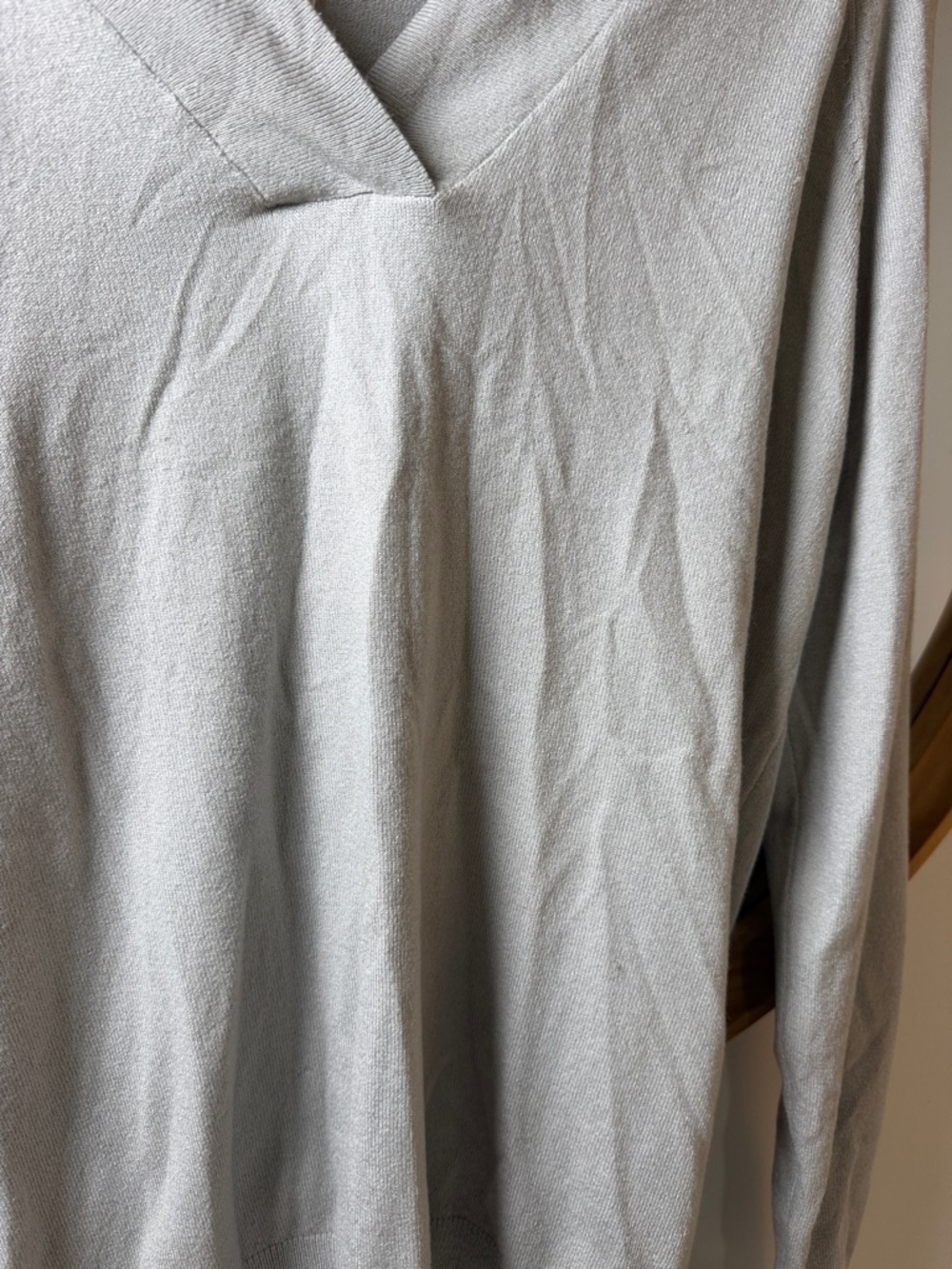 Light Gray V-Neck Pullover Sweater Top - Picture 2 of 5